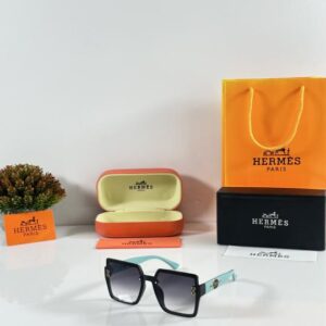 Hermes_WMNS_23010_Green_Black_DC