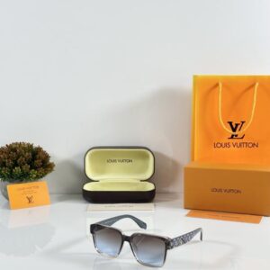 Louis_Vuitton_WMNS_1205_Grey
