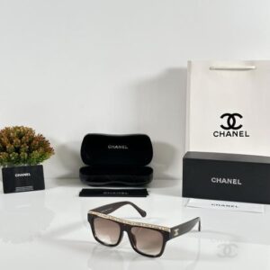 Chanel_WMNS_8318_Brown