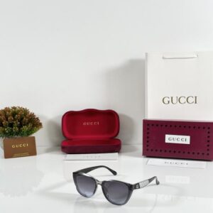 Gucci_WMNS_2914_Grey